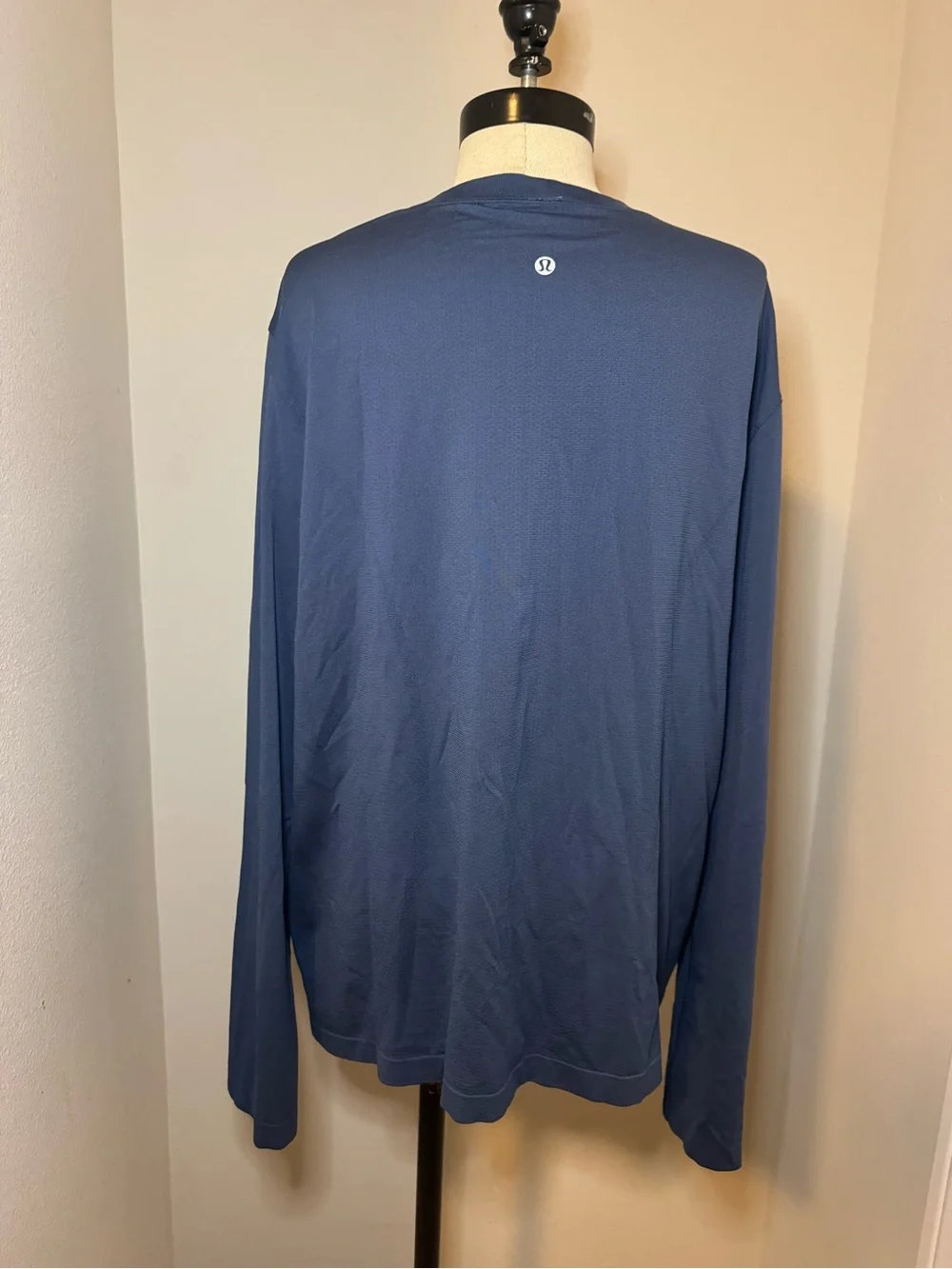 Swiftly Relaxed Long-Sleeve Shirt Hip Length in Brilliant Blue